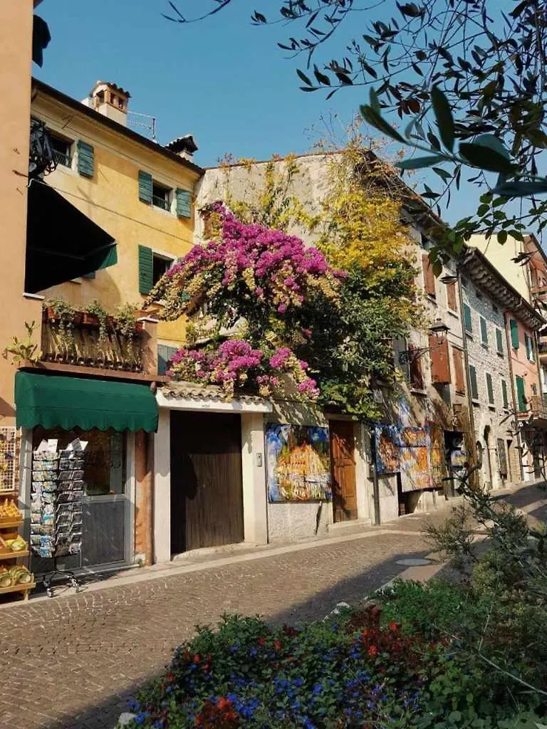 Dimora Madon Nina Posizione Tranquilla A Lazise Apartment