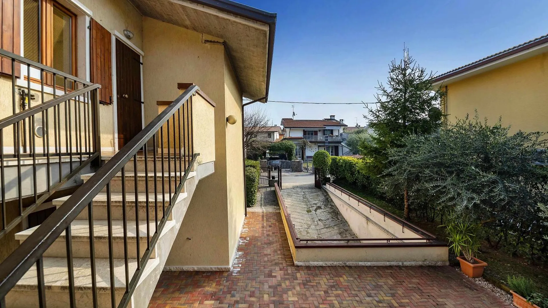 Dimora Madon Nina Posizione Tranquilla A Lazise Apartment