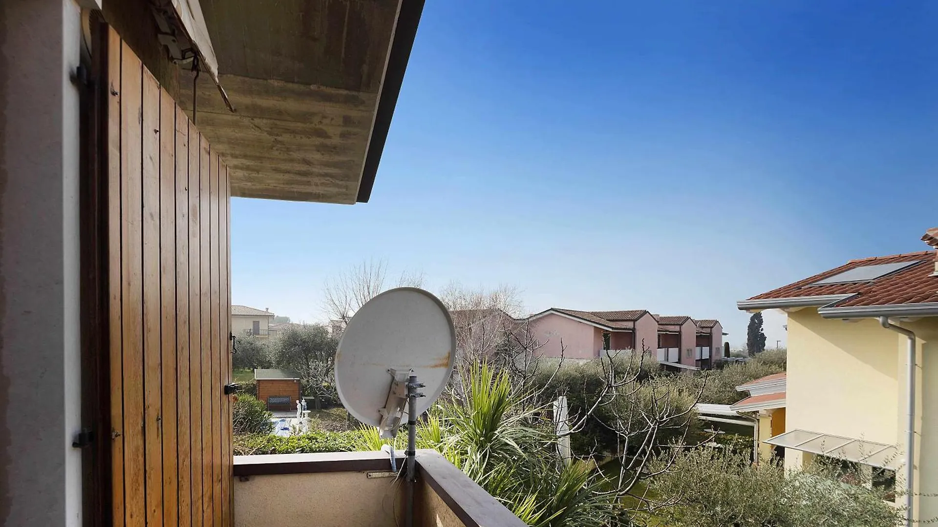 Dimora Madon Nina Posizione Tranquilla A Lazise Apartment Italy