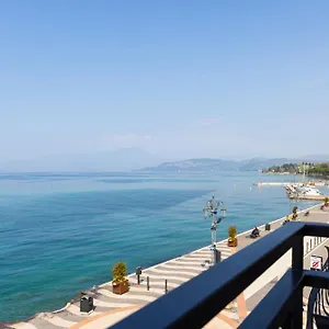 La Vista Postcard Hotell